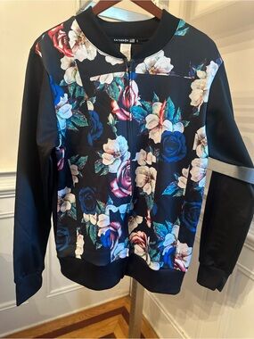 KDNK KSB-107 Black Track Jacket With Floral Rose Print